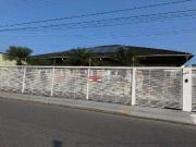 Casa / Sobrado para Venda em Caraguatatuba/SP Centro 4...