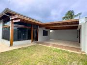 Casa / Sobrado para Venda em Caraguatatuba/SP Jardim das...