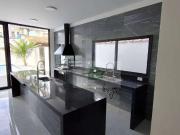 Casa / Sobrado para Venda em Caraguatatuba/SP Martim de...