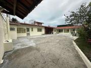 Casa / Sobrado para Venda em Caraguatatuba/SP Sumaré 4...