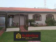 Casa / Sobrado para Venda em Cascavel/PR Canadá 3 Quartos
