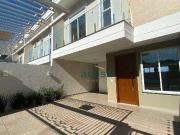 Casa / Sobrado para Venda em Cascavel/PR Canadá 3 Quartos