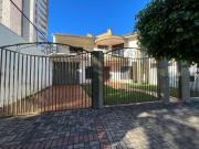 Casa / Sobrado para Venda em Cascavel/PR Centro 4 Quartos