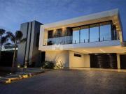 Casa / Sobrado para Venda em Cascavel/PR FAG 4 Quartos