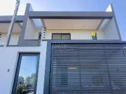 Casa / Sobrado para Venda em Cascavel/PR Neva 3 Quartos