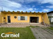 Casa / Sobrado para Venda em Cidreira/RS Centro 3 Quartos