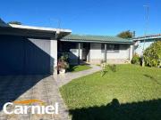 Casa / Sobrado para Venda em Cidreira/RS Centro 3 Quartos