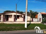 Casa / Sobrado para Venda em Cidreira/RS Centro 5 Quartos