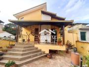 Casa / Sobrado para Venda em Contagem/MG Arcádia 4 Quartos