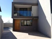 Casa / Sobrado para Venda em Contagem/MG Vila Beneves 3...