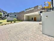 Casa / Sobrado para Venda em Cotia/SP Granja Viana 3 Quartos