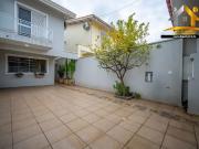 Casa / Sobrado para Venda em Cotia/SP Granja Viana 3 Quartos