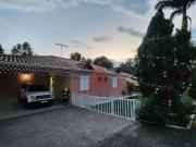 Casa / Sobrado para Venda em Cotia/SP Granja Viana 3 Quartos