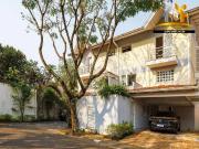 Casa / Sobrado para Venda em Cotia/SP Granja Viana 3 Quartos