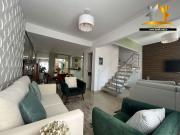 Casa / Sobrado para Venda em Cotia/SP Granja Viana 3 Quartos