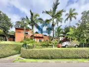 Casa / Sobrado para Venda em Cotia/SP Granja Viana 4 Quartos