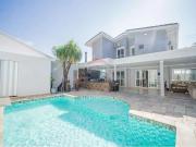 Casa / Sobrado para Venda em Cotia/SP Granja Viana 4 Quartos