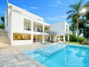 Casa / Sobrado para Venda em Cotia/SP Granja Viana 4 Quartos