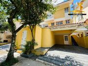 Casa / Sobrado para Venda em Cotia/SP Granja Viana 4 Quartos