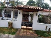 Casa / Sobrado para Venda em Cotia/SP Granja Viana 4 Quartos