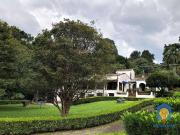 Casa / Sobrado para Venda em Cotia/SP Granja Viana 4 Quartos