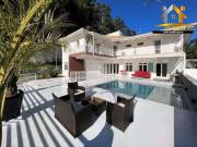 Casa / Sobrado para Venda em Cotia/SP Granja Viana 5 Quartos