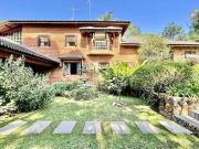 Casa / Sobrado para Venda em Cotia/SP Granja Viana 5 Quartos