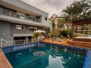 Casa / Sobrado para Venda em Cotia/SP Granja Viana II 4...