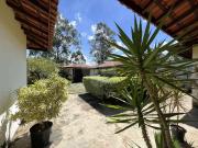 Casa / Sobrado para Venda em Cotia/SP Granja Viana II 5...