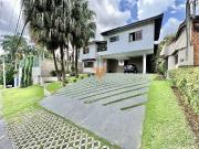 Casa / Sobrado para Venda em Cotia/SP Granja Viana II 5...