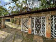 Casa / Sobrado para Venda em Cotia/SP Granja Viana II 6...