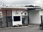 Casa / Sobrado para Venda em Cotia/SP Jardim Petrópolis...