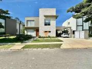 Casa / Sobrado para Venda em Cotia/SP Moinho Velho 3 Quartos