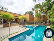 Casa / Sobrado para Venda em Cotia/SP Palos Verdes 4 Quartos