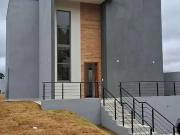 Casa / Sobrado para Venda em Cotia/SP Parque Rizzo II 3...