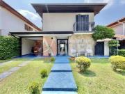 Casa / Sobrado para Venda em Cotia/SP São Paulo II 4 Quartos