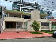 Casa / Sobrado para Venda em Curitiba/PR Bacacheri 7 Quartos