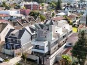 Casa / Sobrado para Venda em Curitiba/PR Bom Retiro 4...