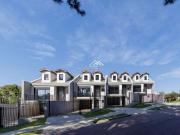 Casa / Sobrado para Venda em Curitiba/PR Campo Comprido...