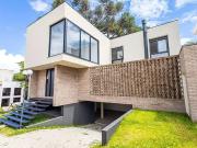 Casa / Sobrado para Venda em Curitiba/PR Campo Comprido...