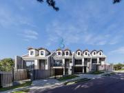 Casa / Sobrado para Venda em Curitiba/PR Campo Comprido...