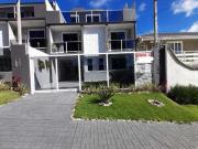 Casa / Sobrado para Venda em Curitiba/PR Capão Raso 3...