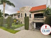 Casa / Sobrado para Venda em Curitiba/PR Capão Raso 5...