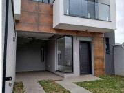 Casa / Sobrado para Venda em Curitiba/PR Fanny 3 Quartos