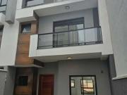 Casa / Sobrado para Venda em Curitiba/PR Fanny 3 Quartos