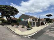 Casa / Sobrado para Venda em Curitiba/PR Fanny 3 Quartos