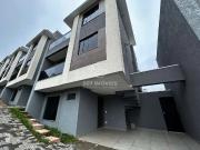 Casa / Sobrado para Venda em Curitiba/PR Guabirotuba 3...