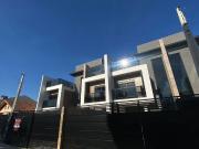 Casa / Sobrado para Venda em Curitiba/PR Guabirotuba 3...