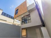 Casa / Sobrado para Venda em Curitiba/PR Guabirotuba 3...