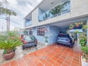 Casa / Sobrado para Venda em Curitiba/PR Pinheirinho 11...
